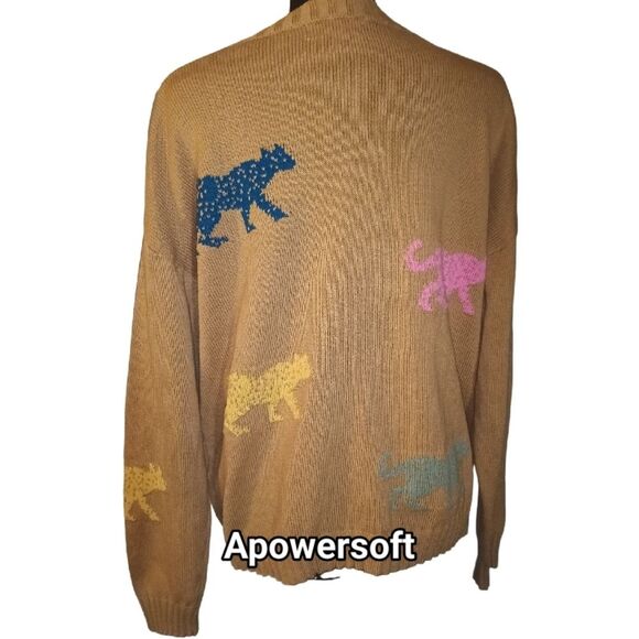 Cheetah Crew Neck Sweater - Picture 4 of 4